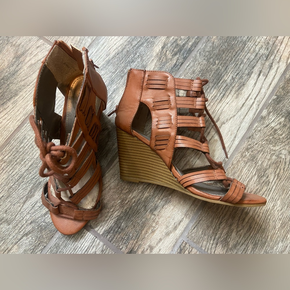 Women's Tan Wedge Sandals